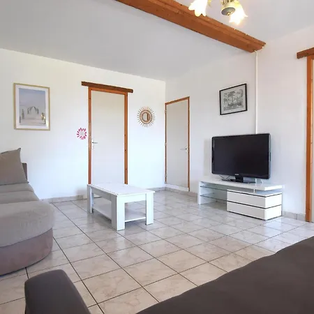 Hébergement de vacances 2 Bedroom Amazing Home In Saint-Germain-Du-Pert