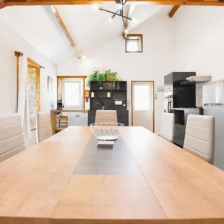 2 Bedroom Amazing Home In Saint-Germain-Du-Pert *