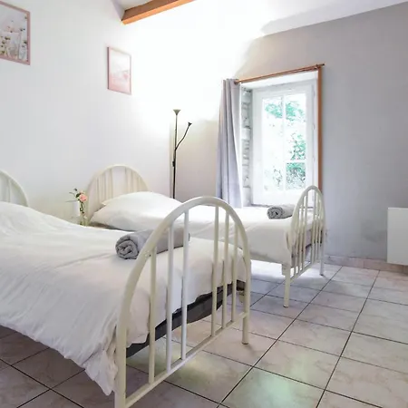 2 Bedroom Amazing Home In Saint-Germain-Du-Pert Hébergement de vacances *
