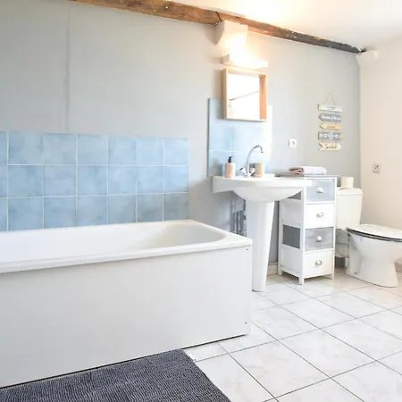 Hébergement de vacances 2 Bedroom Amazing Home In Saint-Germain-Du-Pert